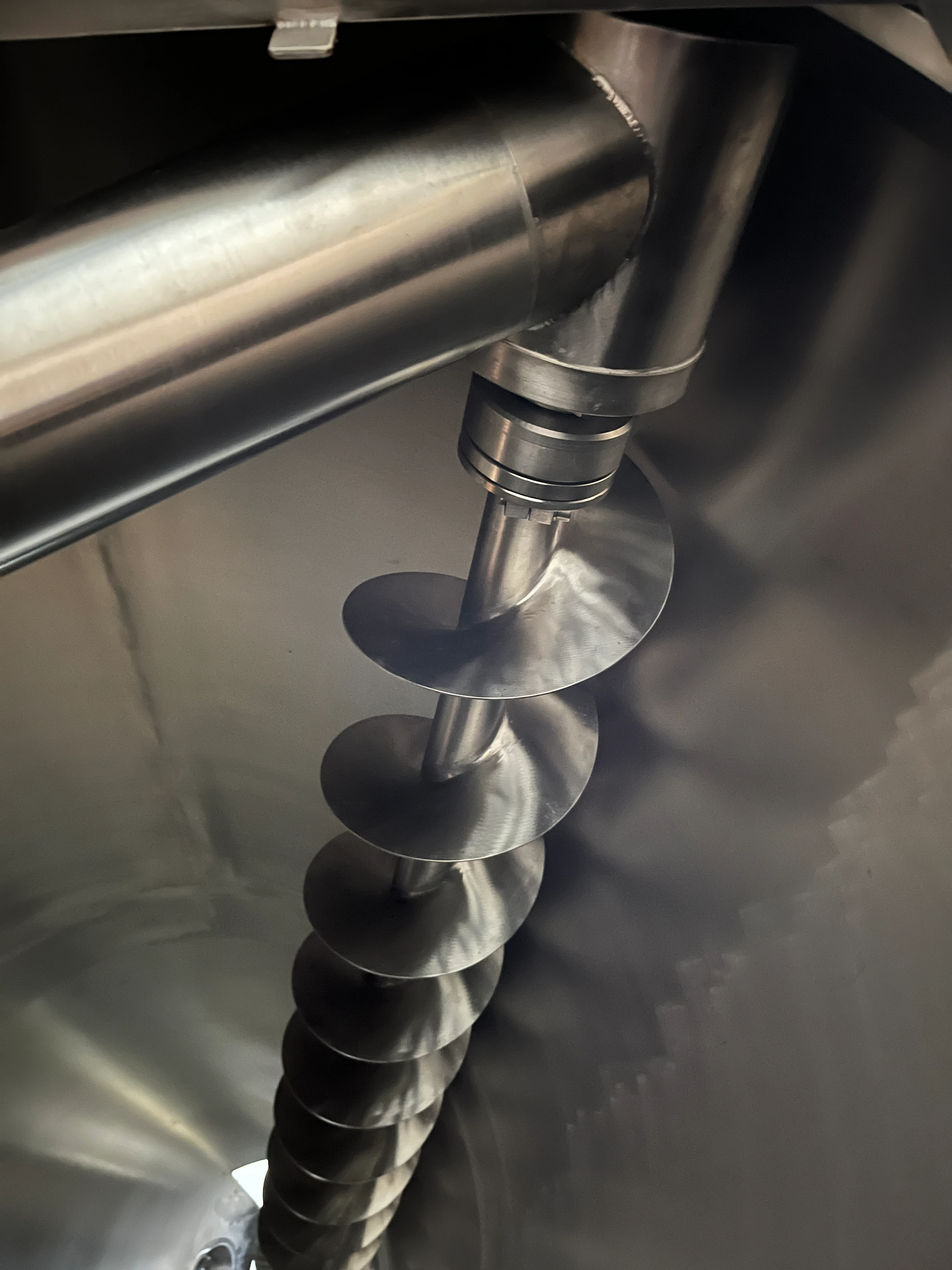 Rameno se šnekem vertikálního míchacího zařízení